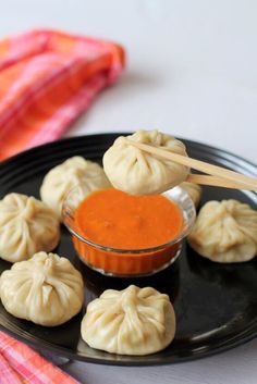 Steam Momos with a Spicy Tomato, 8 momos